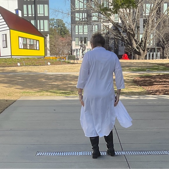 Use Your Voice With This White Button Up Duster - Picture 4 of 6